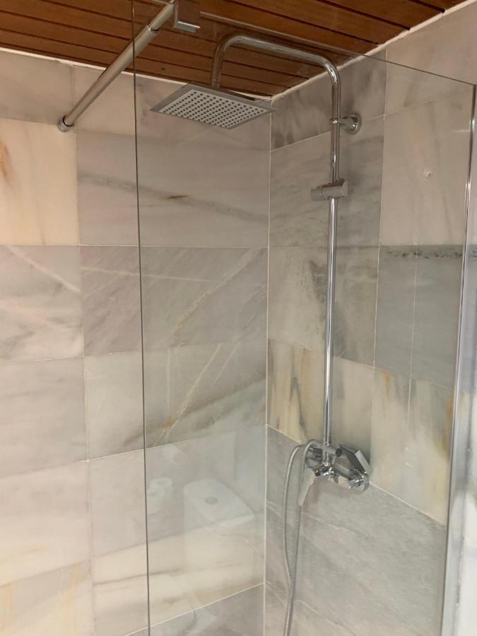 Pisos Con Piscina De Temporada Corta Estancia Madrid Eksteriør billede