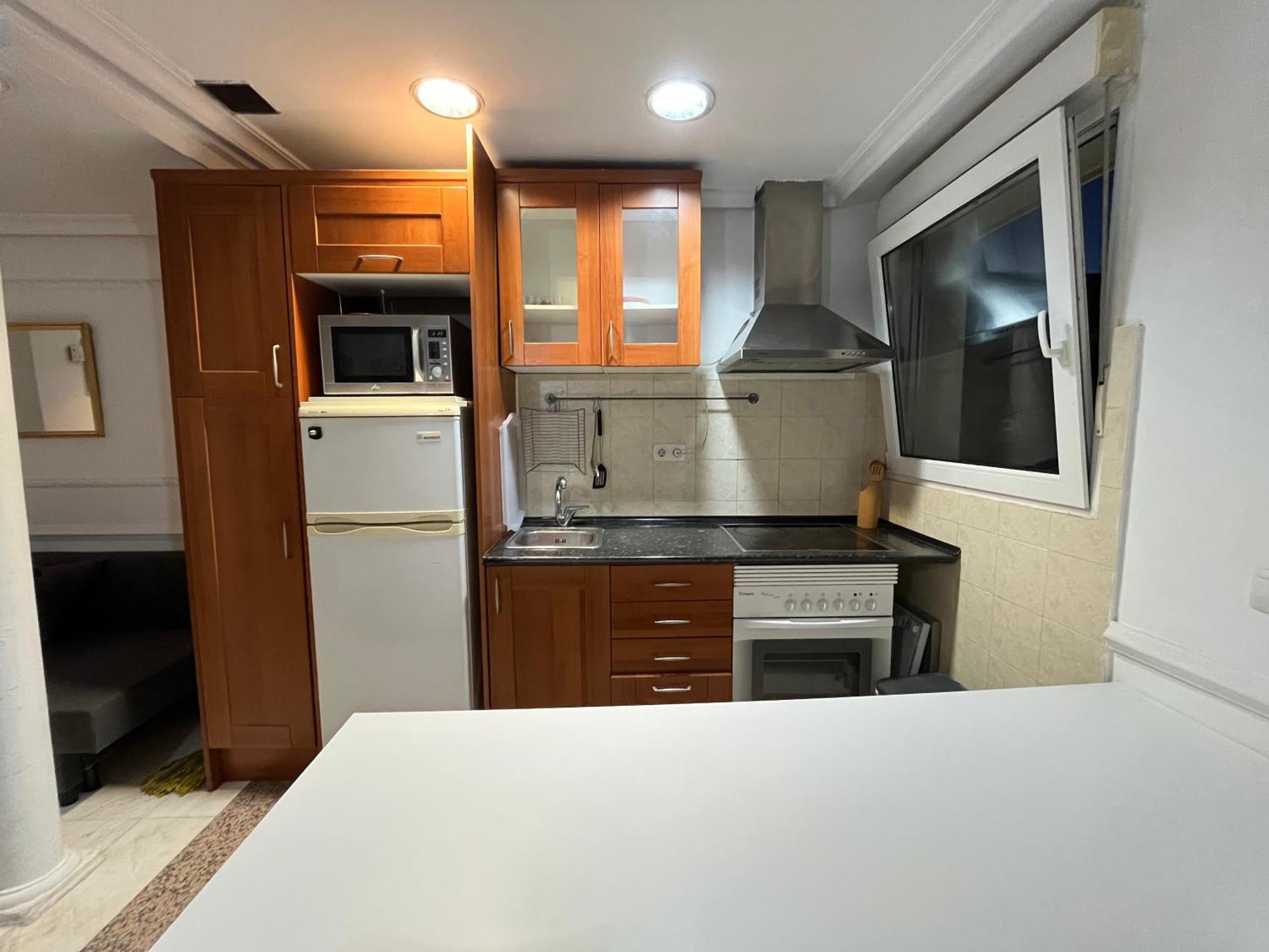 Pisos Con Piscina De Temporada Corta Estancia Madrid Eksteriør billede