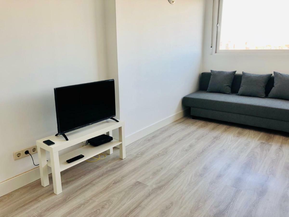 Pisos Con Piscina De Temporada Corta Estancia Madrid Eksteriør billede
