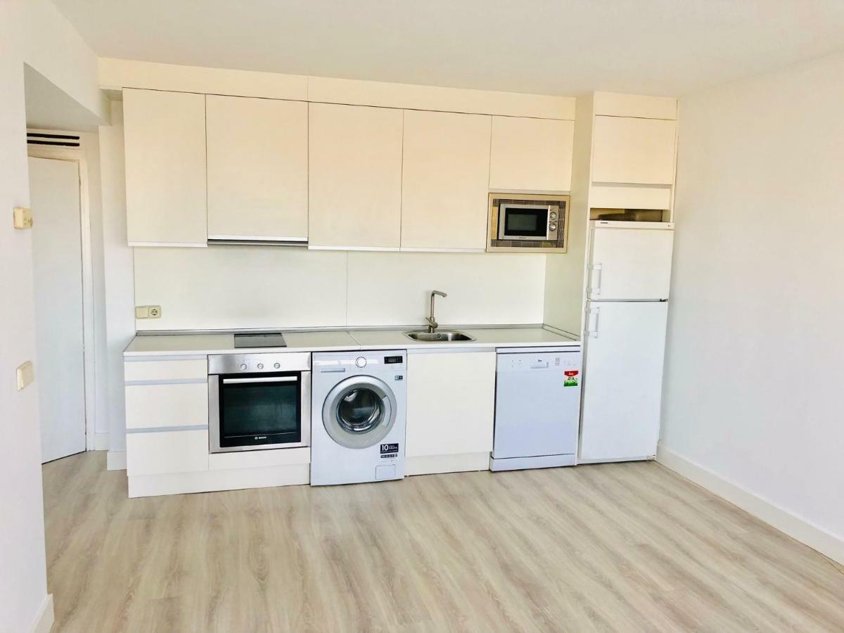 Pisos Con Piscina De Temporada Corta Estancia Madrid Eksteriør billede