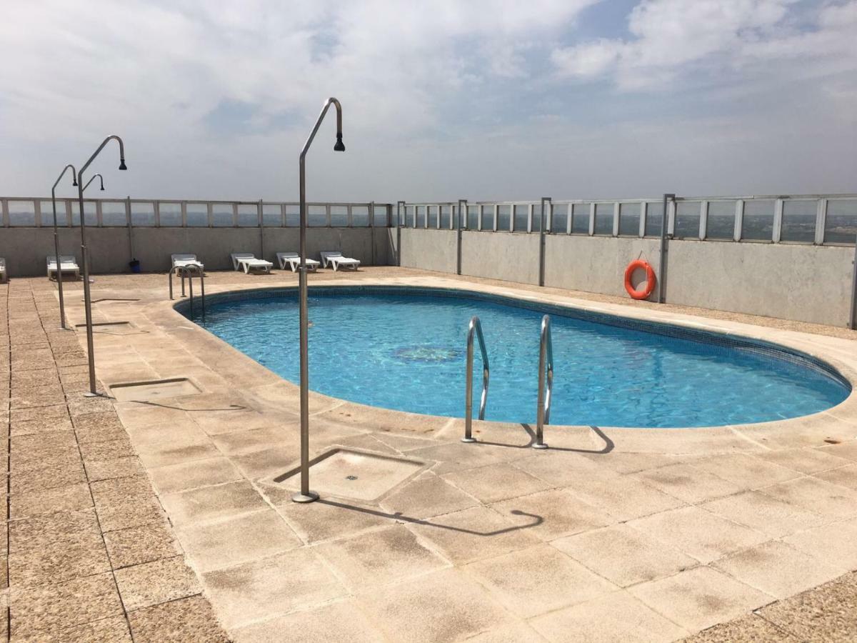 Pisos Con Piscina De Temporada Corta Estancia Madrid Eksteriør billede