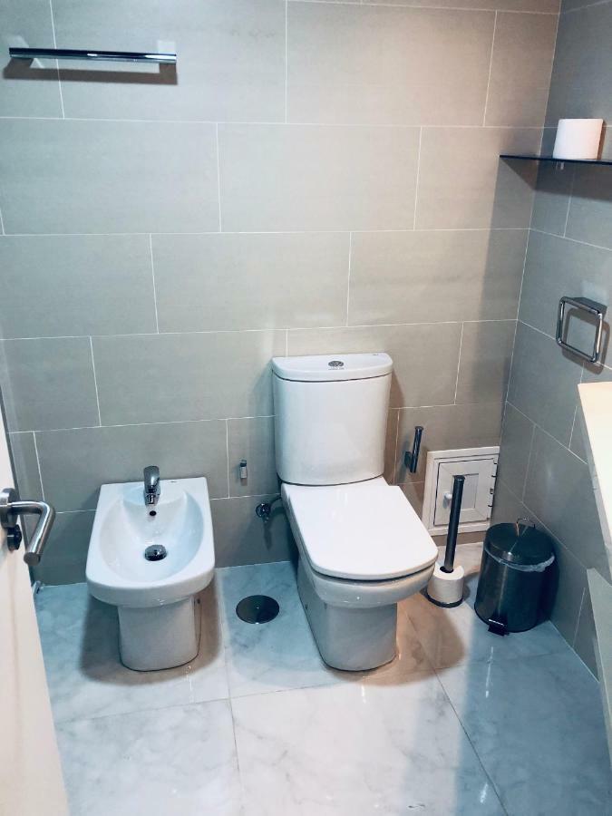 Pisos Con Piscina De Temporada Corta Estancia Madrid Eksteriør billede