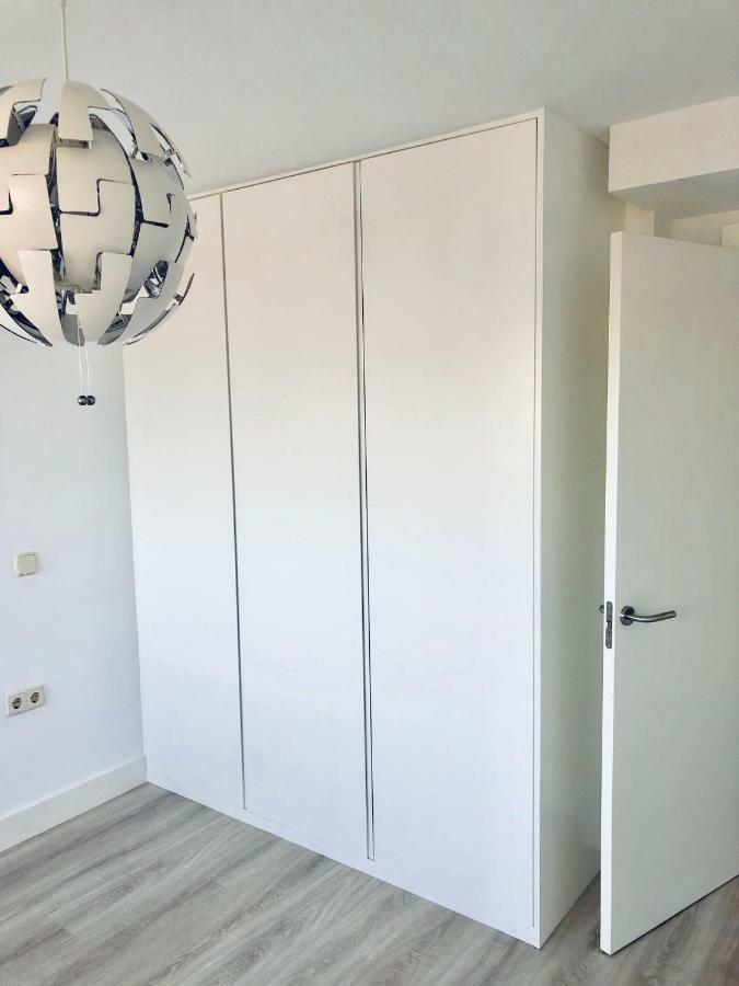Pisos Con Piscina De Temporada Corta Estancia Madrid Eksteriør billede